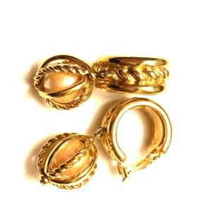 VINTAGE GIVENCHY GOLD TONED PEARL CLIP EARRINGS